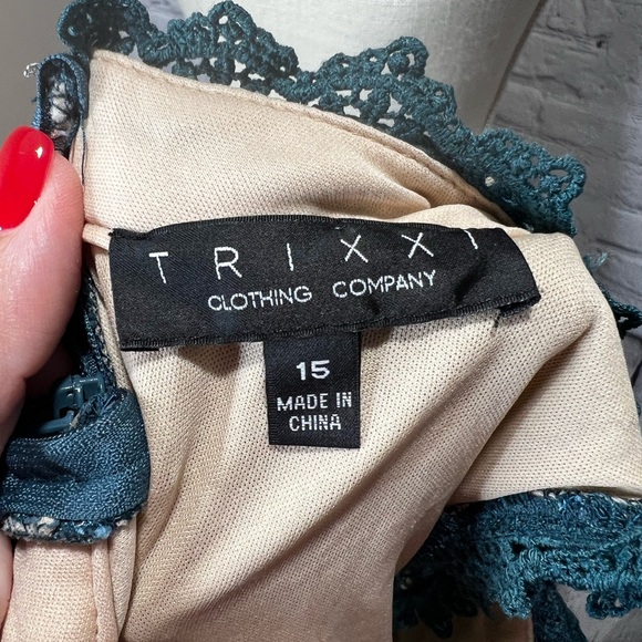 Trixxi fit and flare lace dress size 15 - Picture 12 of 13